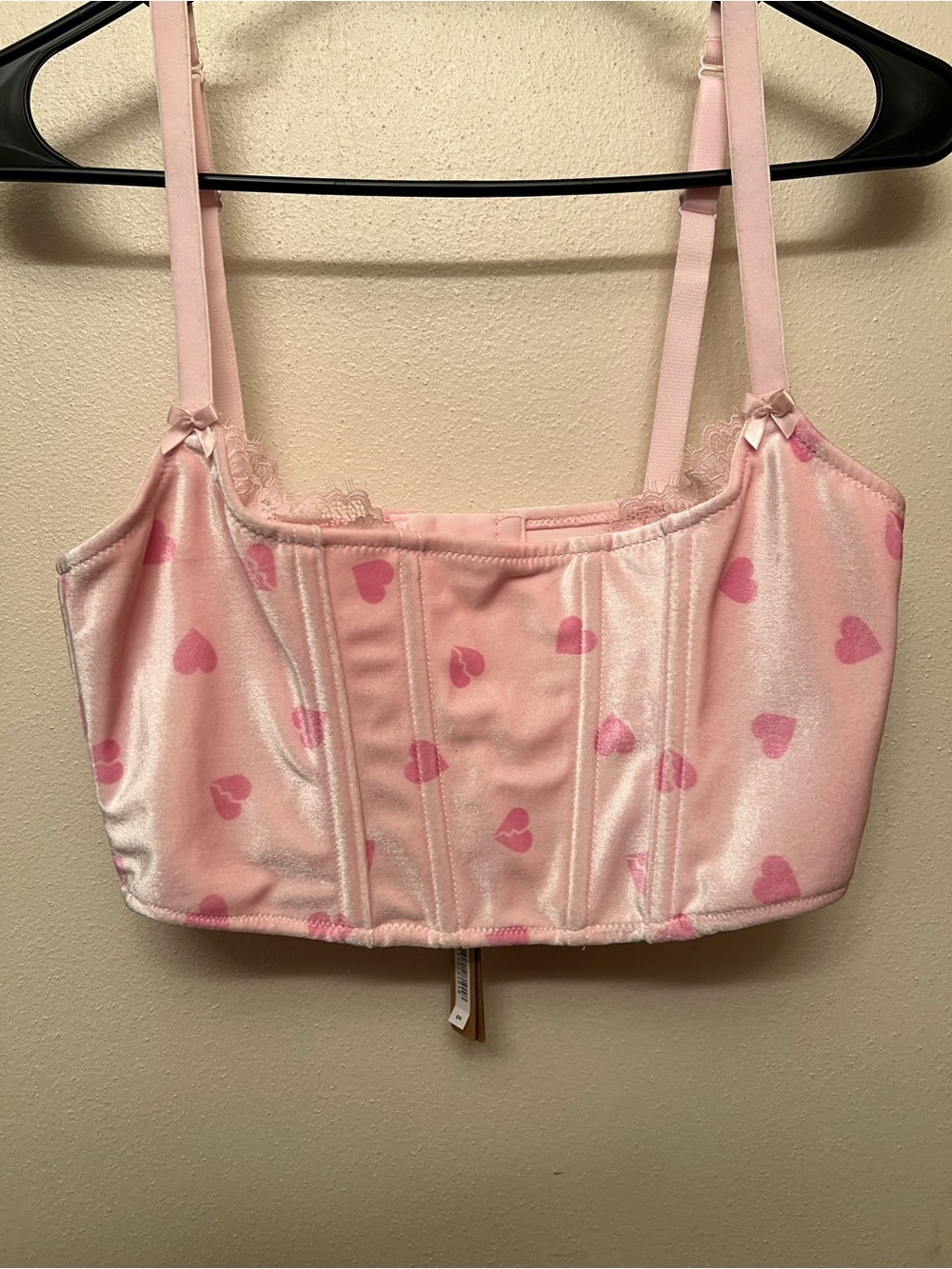 SKIMS NWT Velvet Lace Corset in CB
Heart Breaker